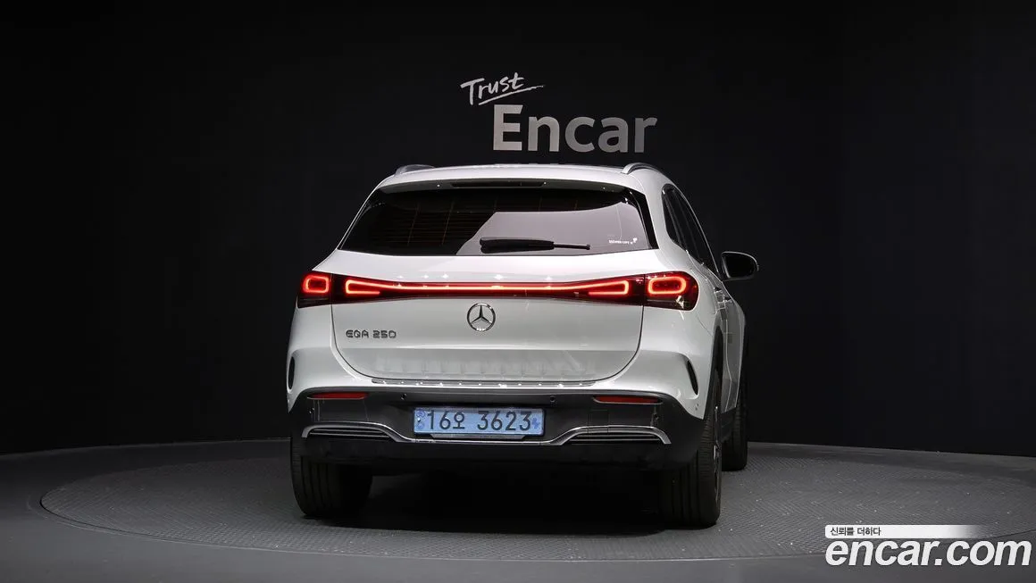 Mercedes-Benz EQA — фото 4