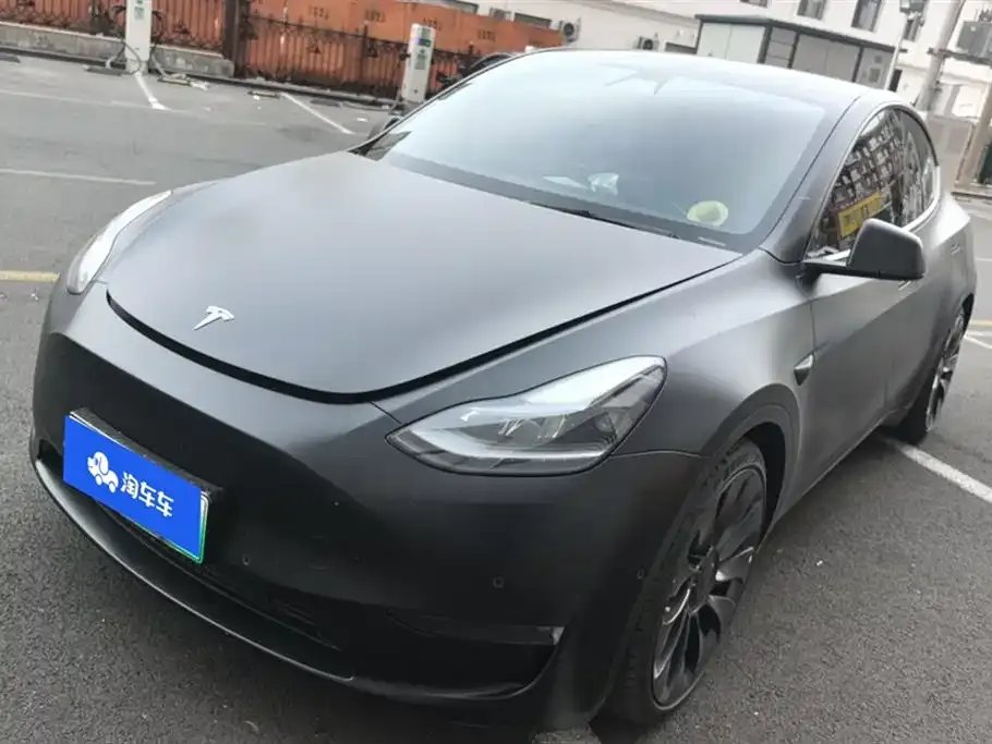 Tesla Model Y — фото 1