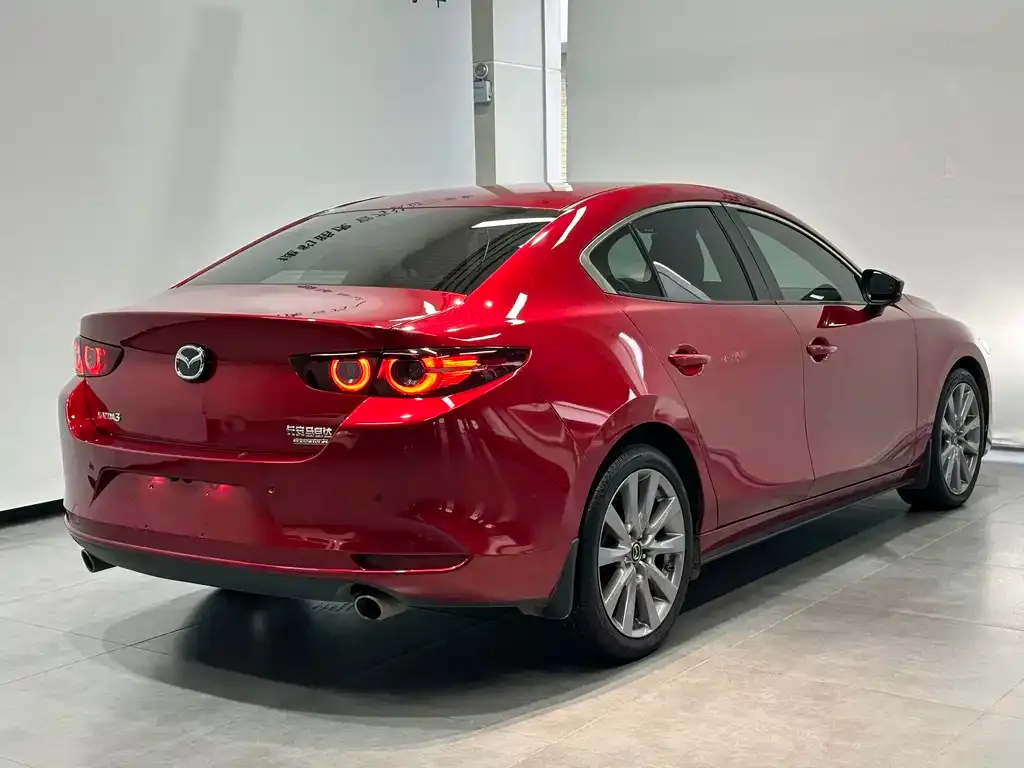 Mazda 3 Axela — фото 7