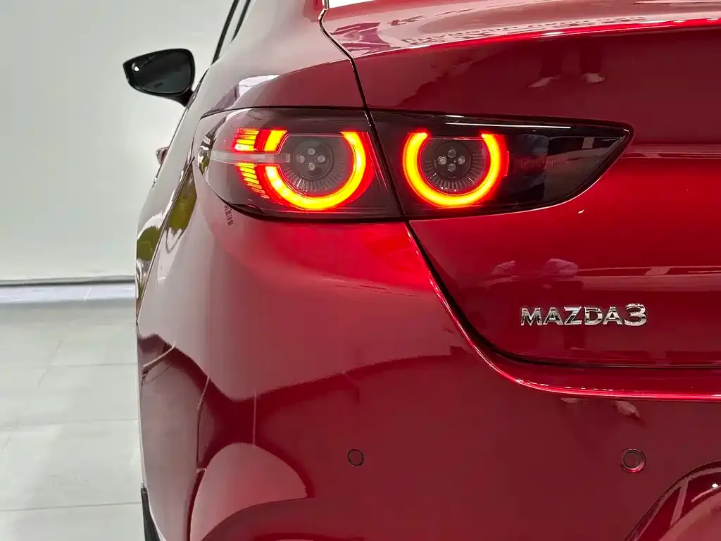 Mazda 3 Axela — фото 9