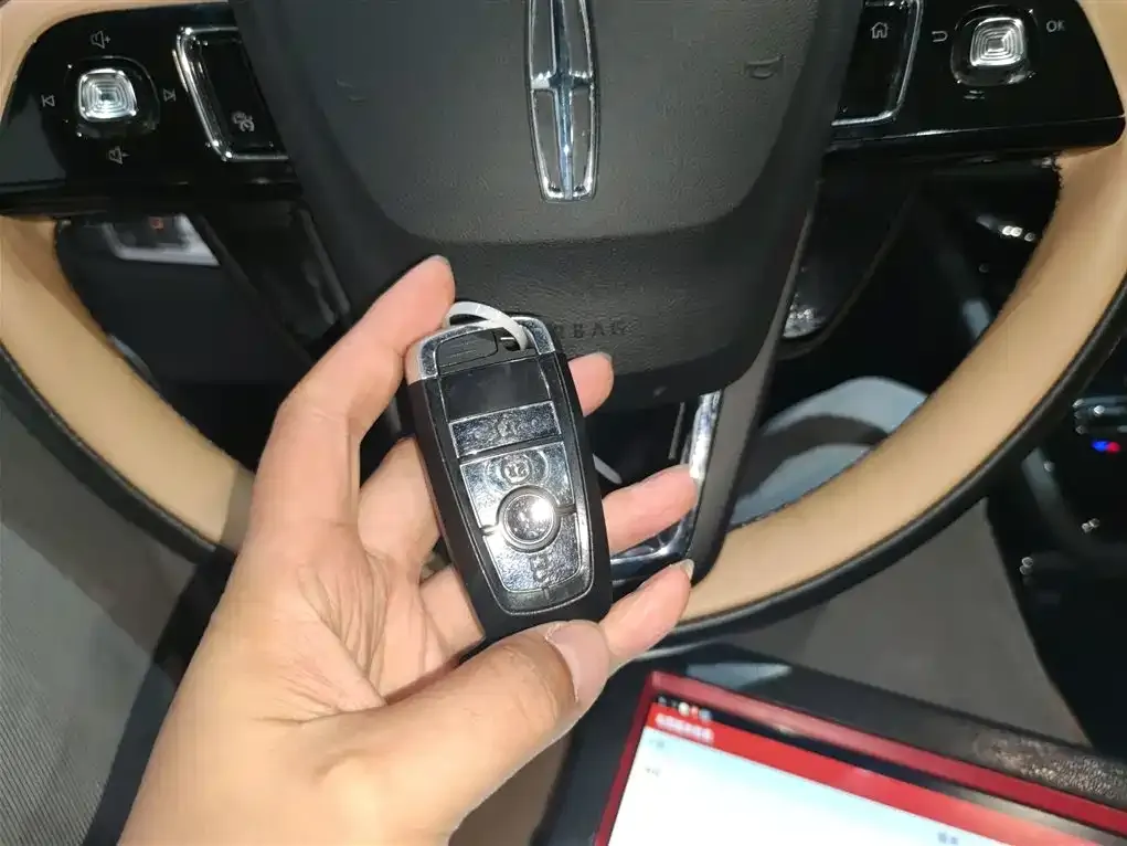 Lincoln Corsair — фото 9