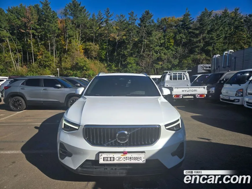 Volvo XC40 — фото 1