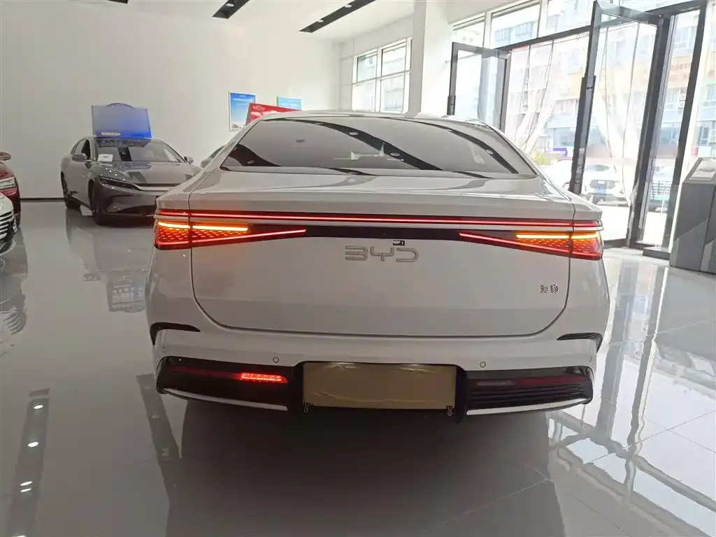 BYD Seal — фото 6