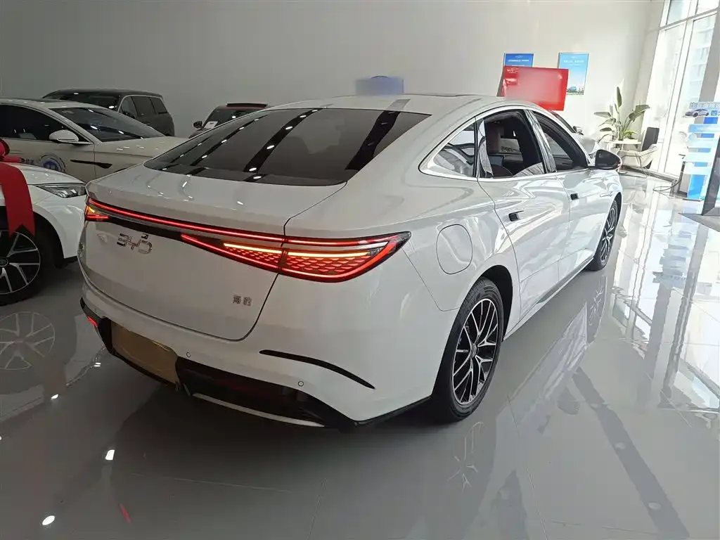 BYD Seal — фото 7
