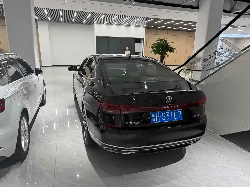 Volkswagen Passat — фото 3