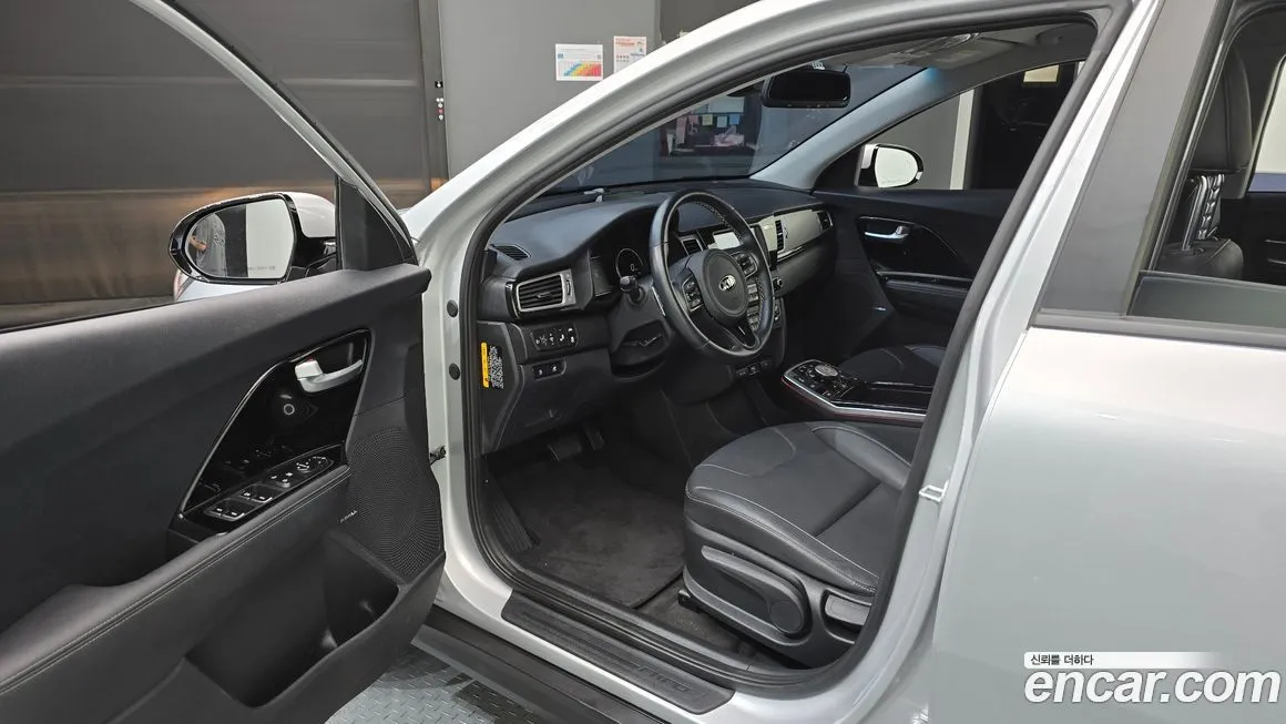 Kia Niro — фото 10