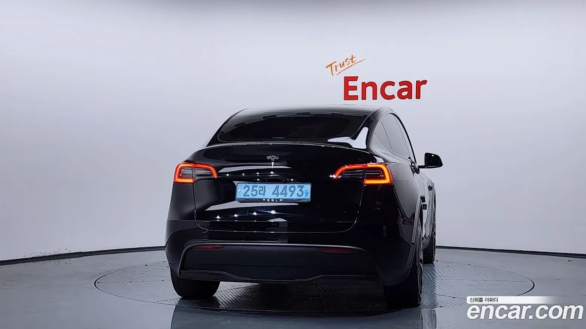 Tesla Model Y — фото 4
