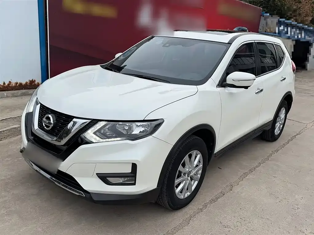 Nissan X-Trail — фото 1