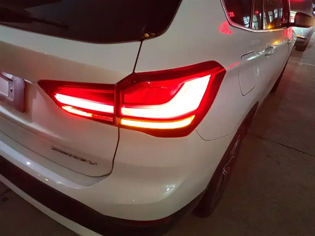 BMW X1 — фото 10