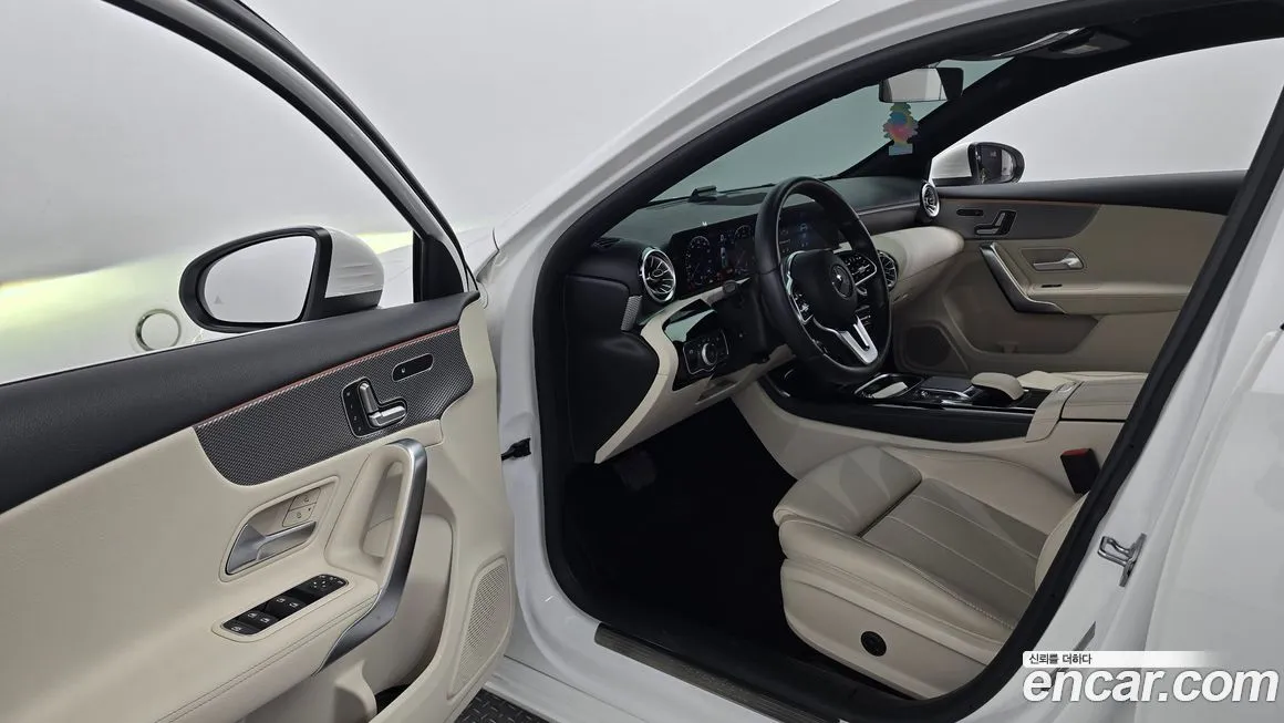 Mercedes-Benz A-Class — фото 10
