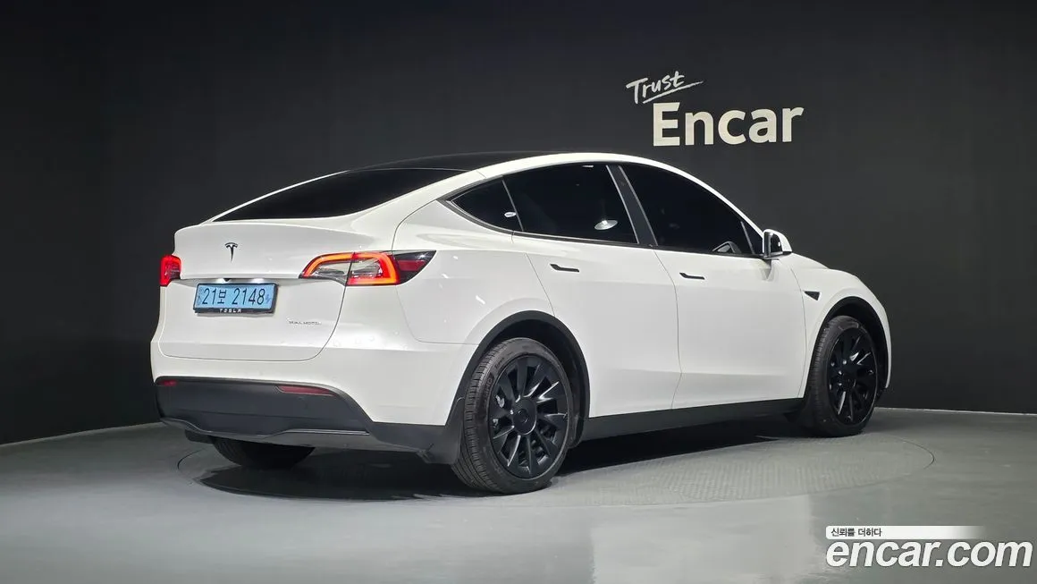 Tesla Model Y — фото 2
