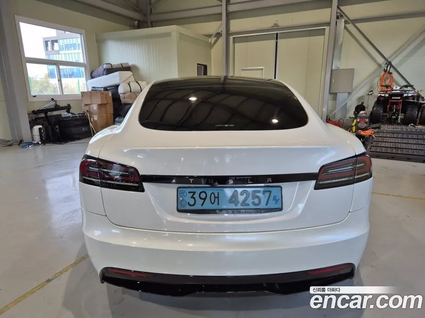 Tesla Model S — фото 5