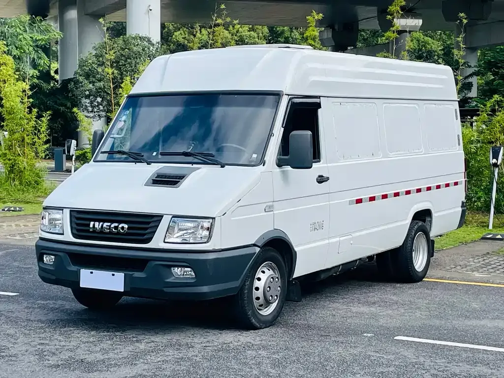 IVECO Daily — фото 1
