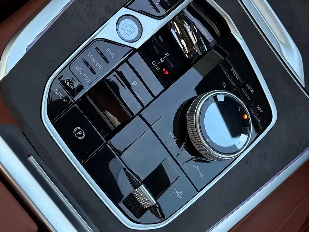 BMW X7 — фото 10