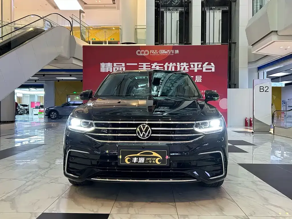 Volkswagen Tiguan L — фото 2