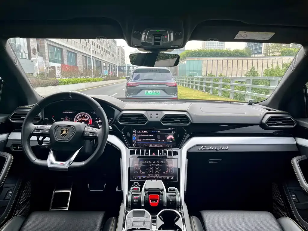 Lamborghini Urus — фото 10