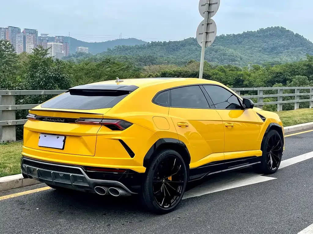 Lamborghini Urus — фото 6