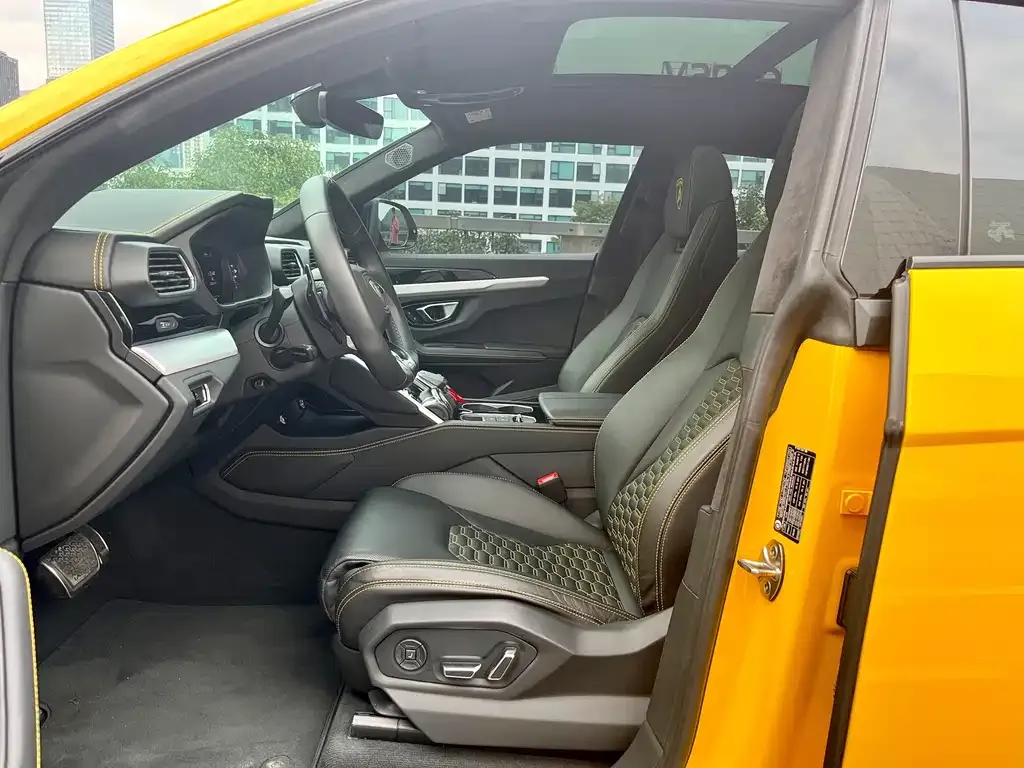 Lamborghini Urus — фото 7