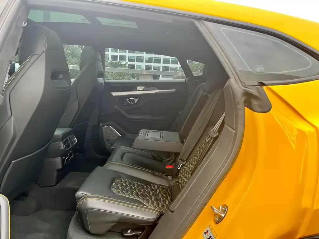 Lamborghini Urus — фото 8