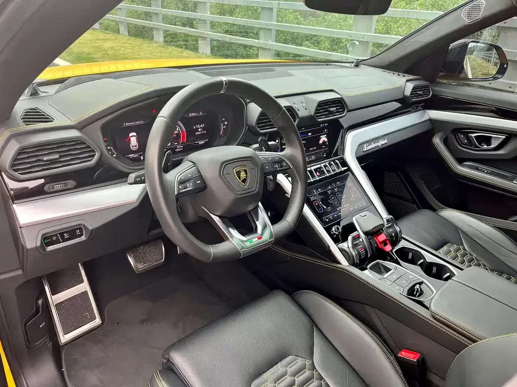 Lamborghini Urus — фото 9