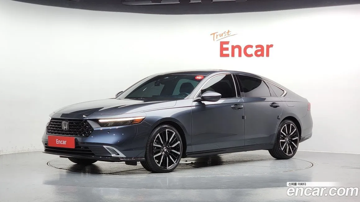 Honda Accord — фото 1