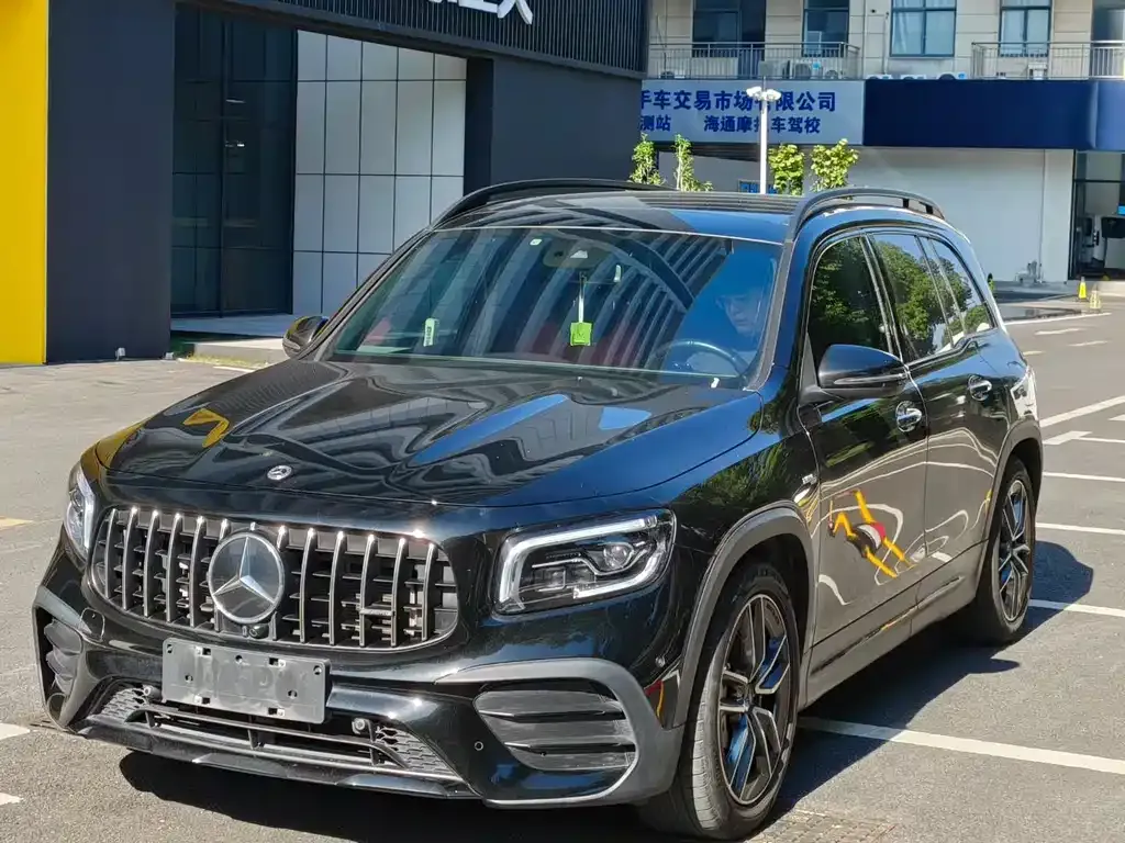Mercedes-Benz GLB AMG — фото 1