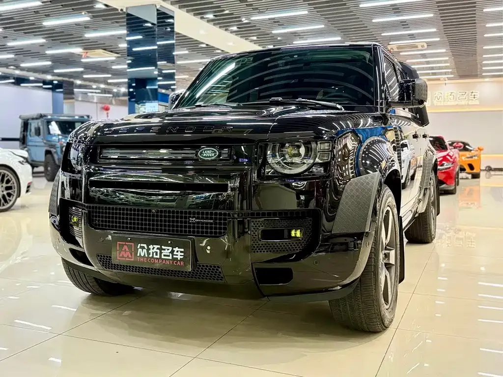 Land Rover Defender — фото 1