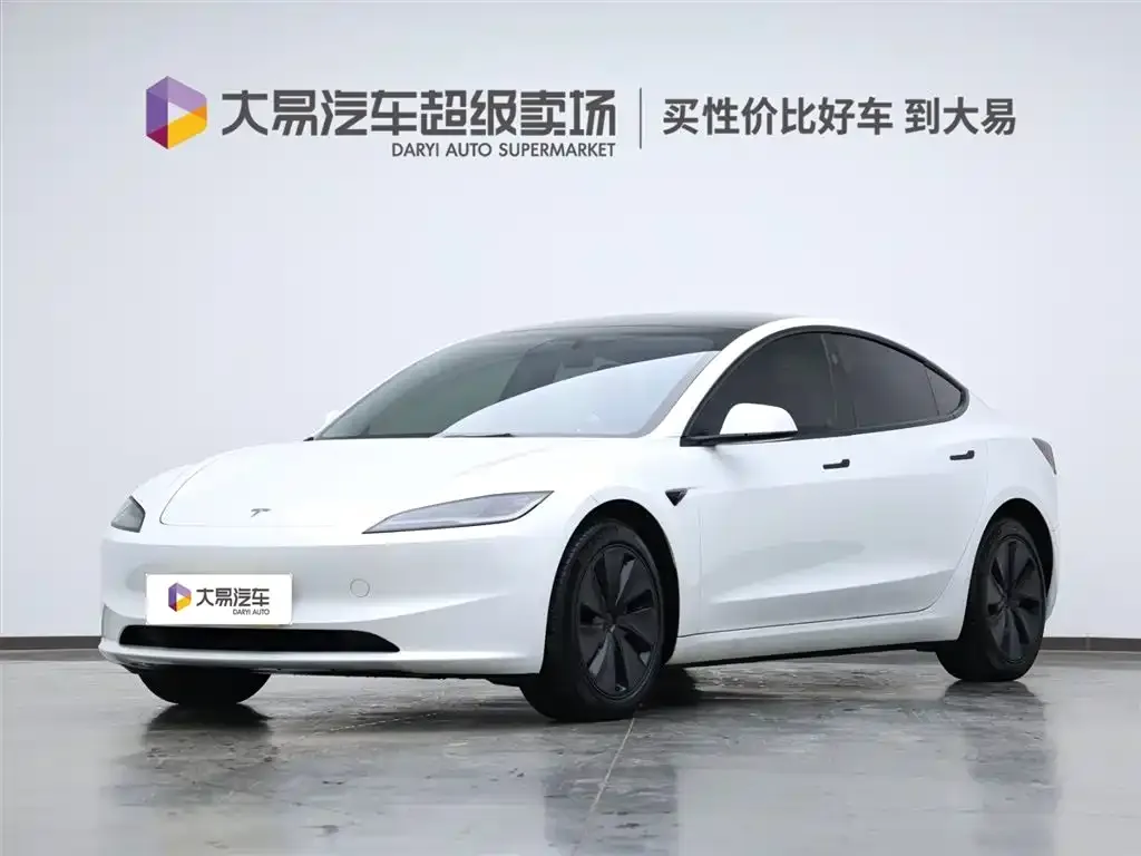 Tesla Model 3 — фото 1