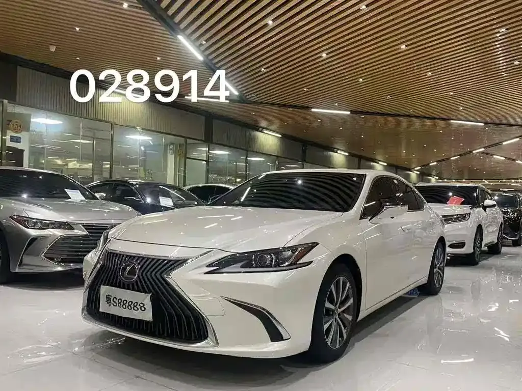Lexus ES — фото 1