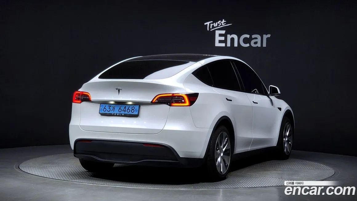 Tesla Model Y — фото 2