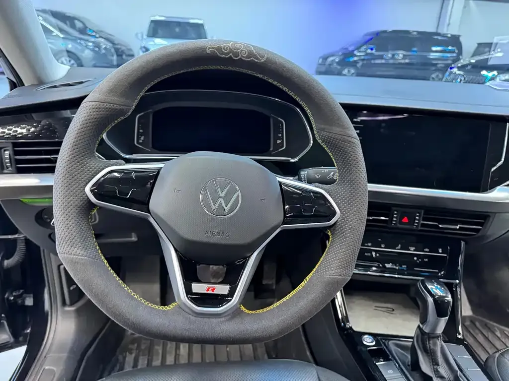 Volkswagen Passat — фото 7