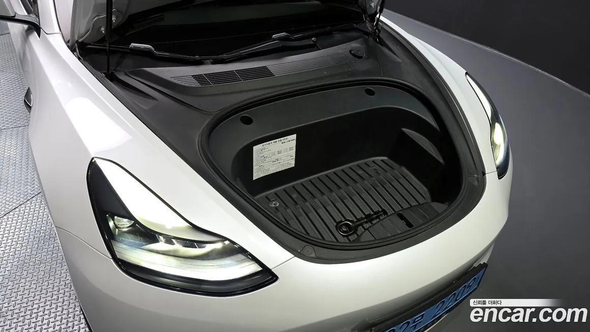 Tesla Model 3 — фото 6