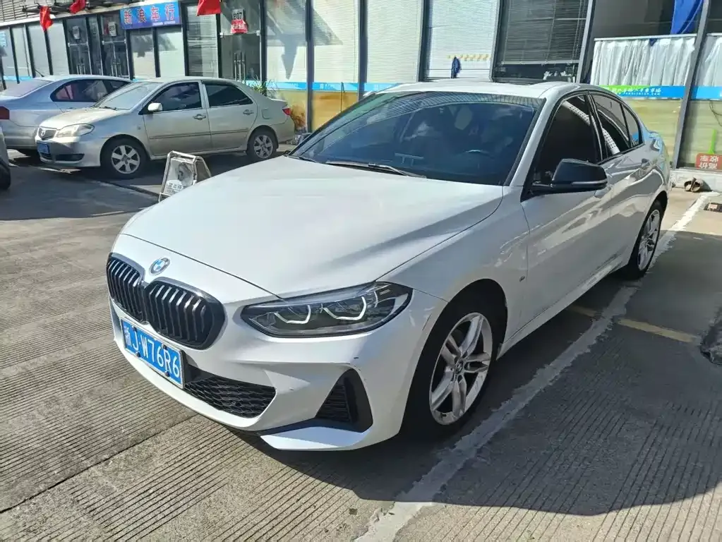 BMW 1 Series — фото 1