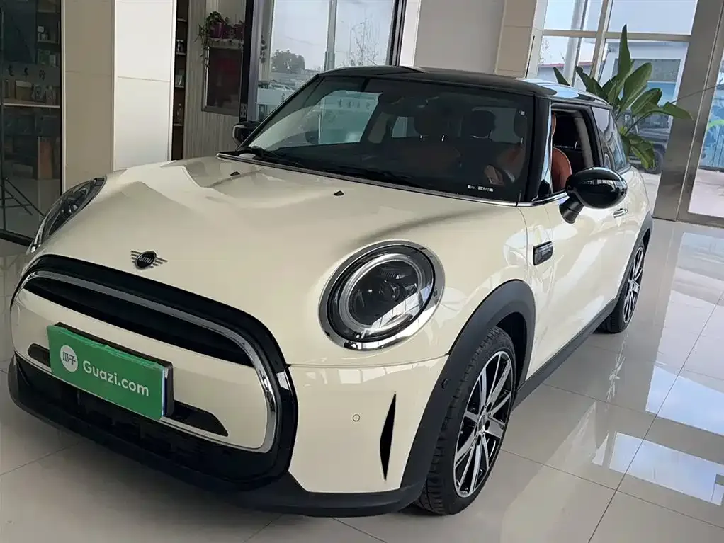 MINI Cooper (3-door) — фото 1