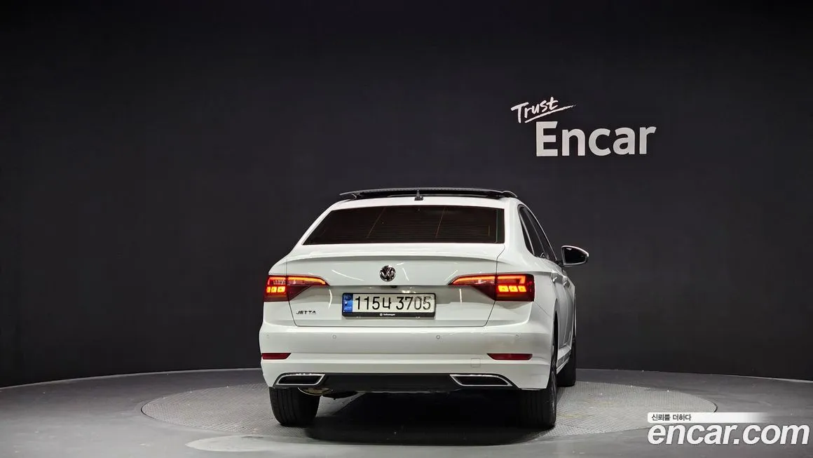 Volkswagen Jetta — фото 4