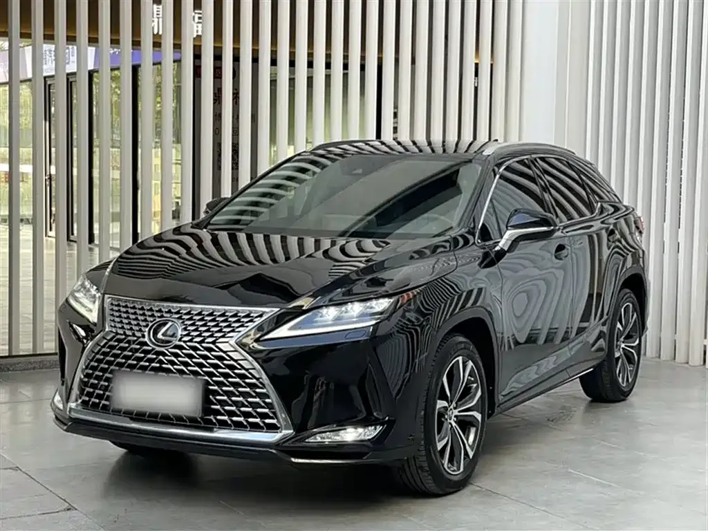 Lexus RX — фото 1