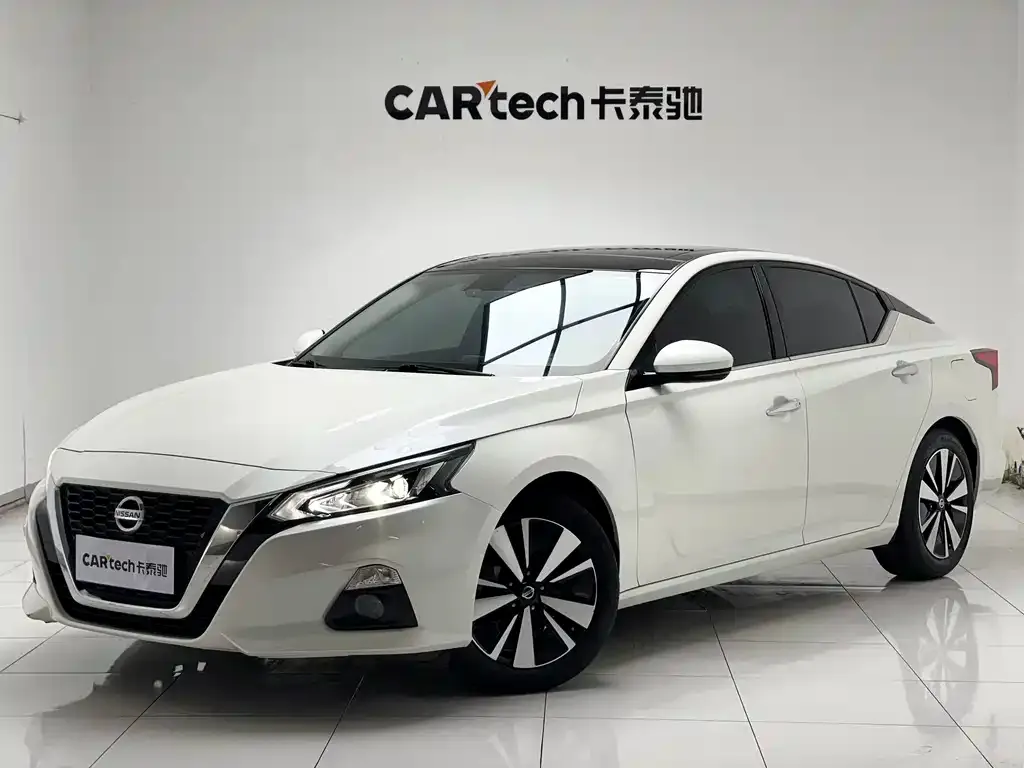 Nissan Teana — фото 1