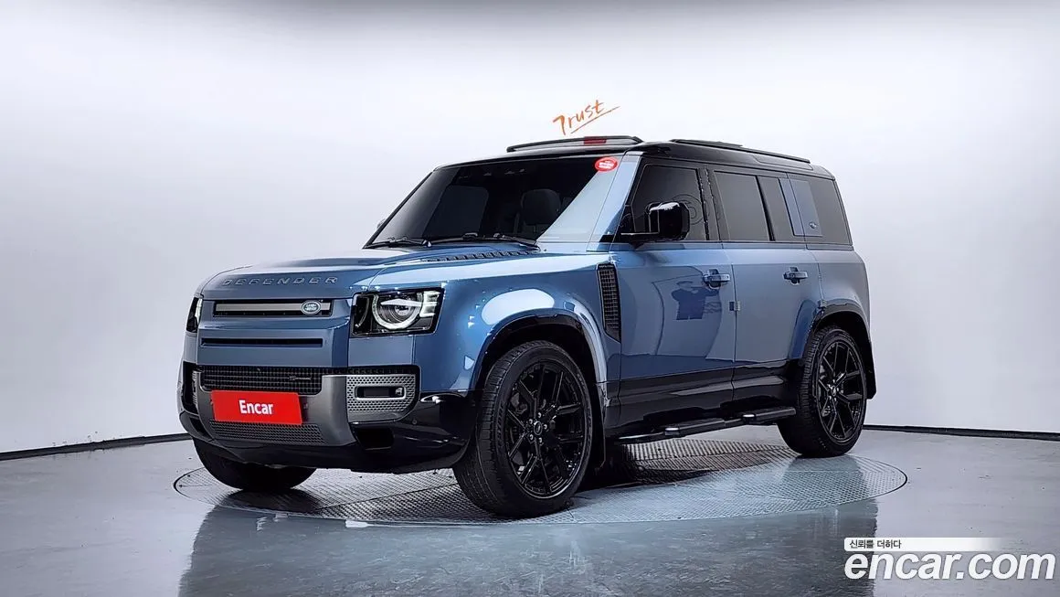 Land Rover Defender — фото 1