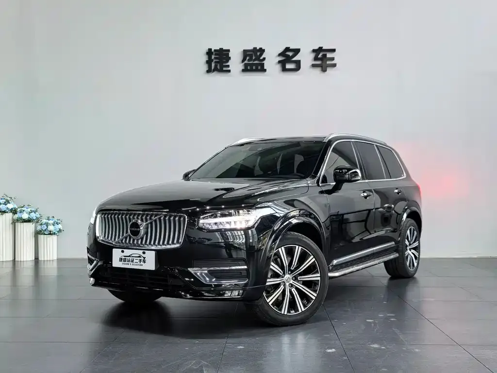 Volvo XC90 — фото 1