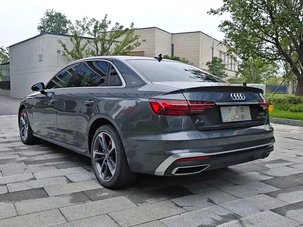 Audi A4L — фото 6