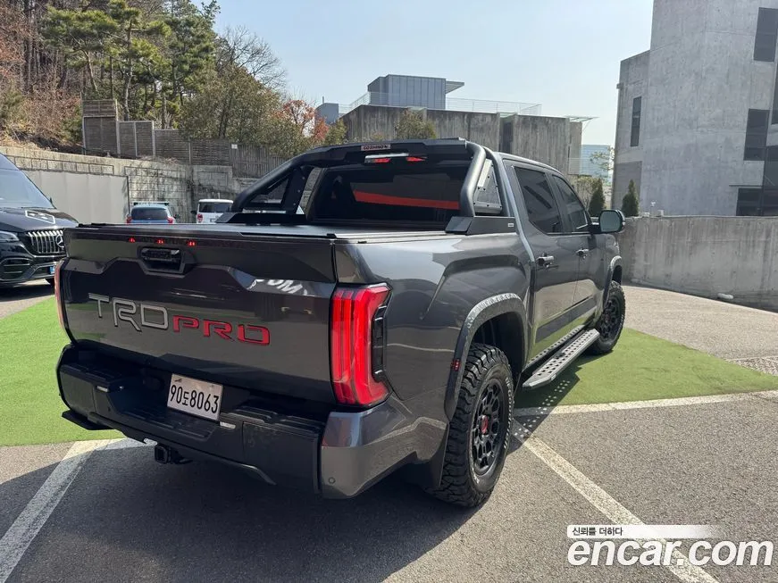 Toyota Tundra — фото 2