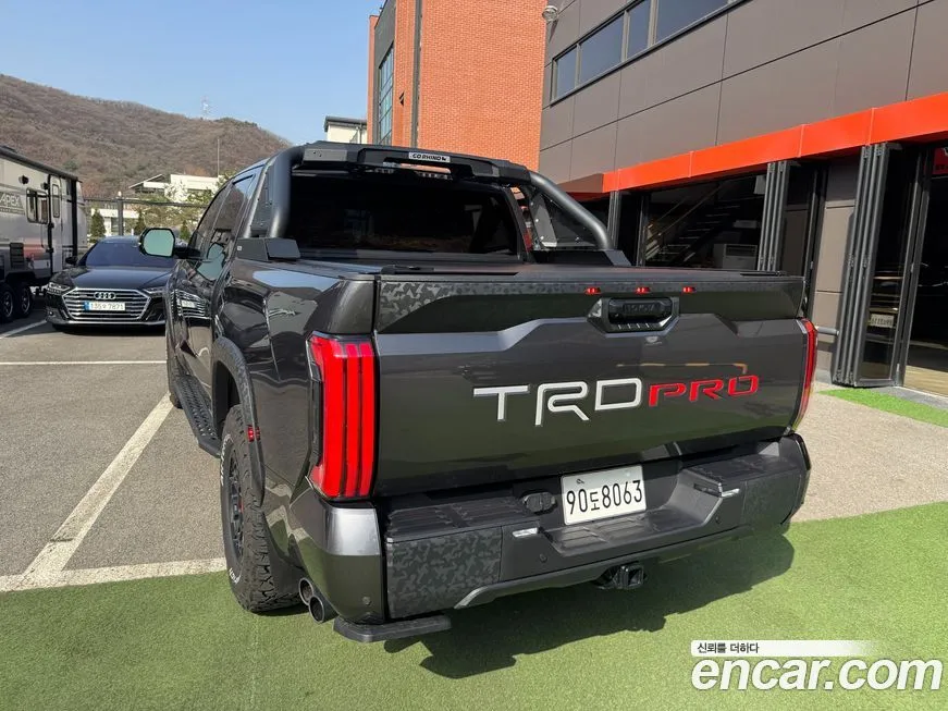Toyota Tundra — фото 4