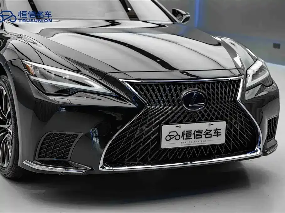 Lexus LS — фото 9