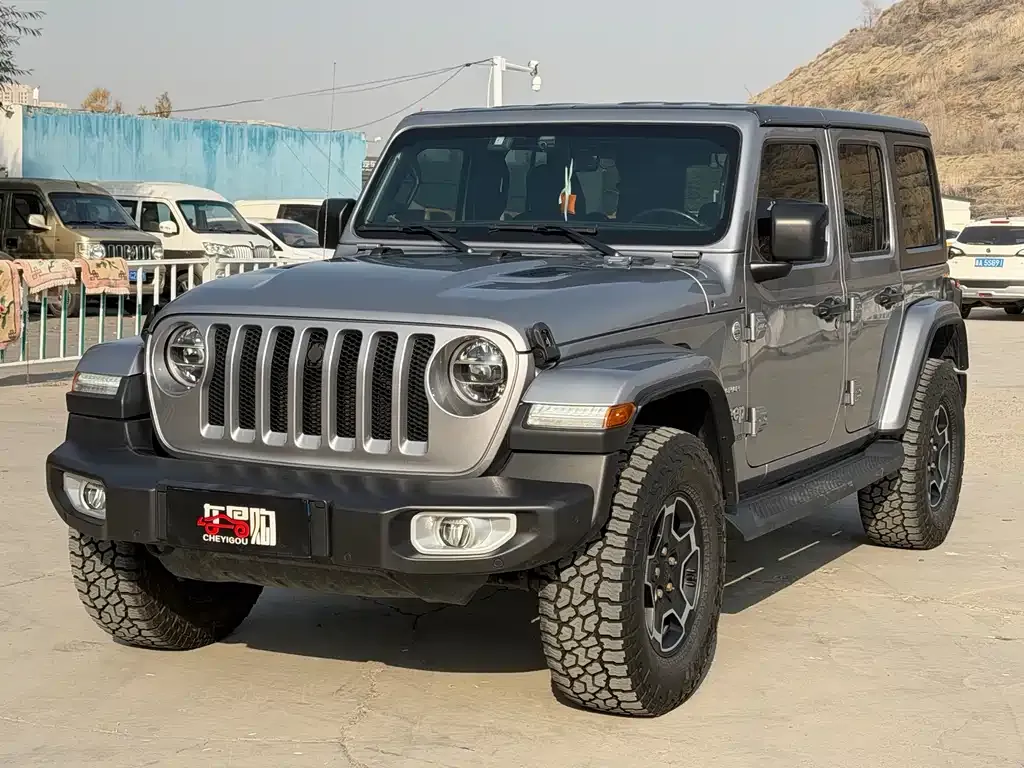 Jeep Wrangler — фото 1