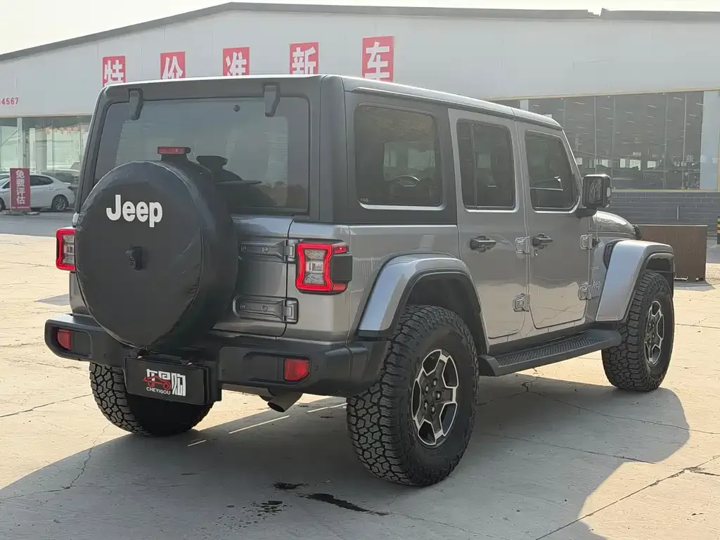 Jeep Wrangler — фото 9