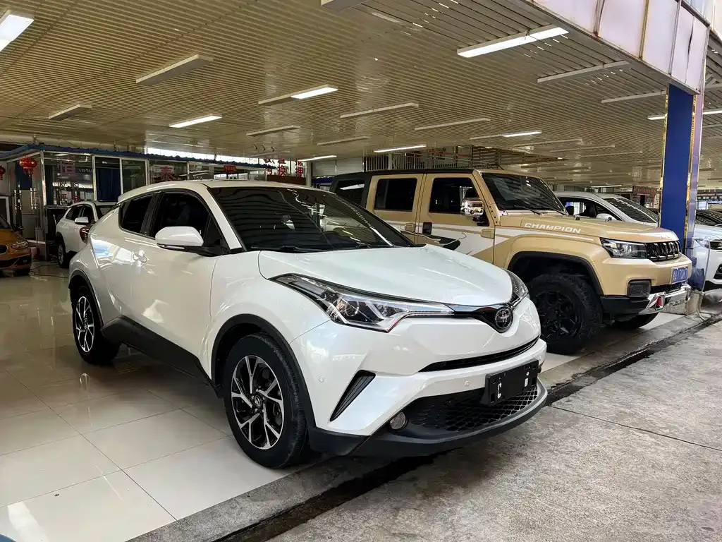 Toyota C-HR — фото 3