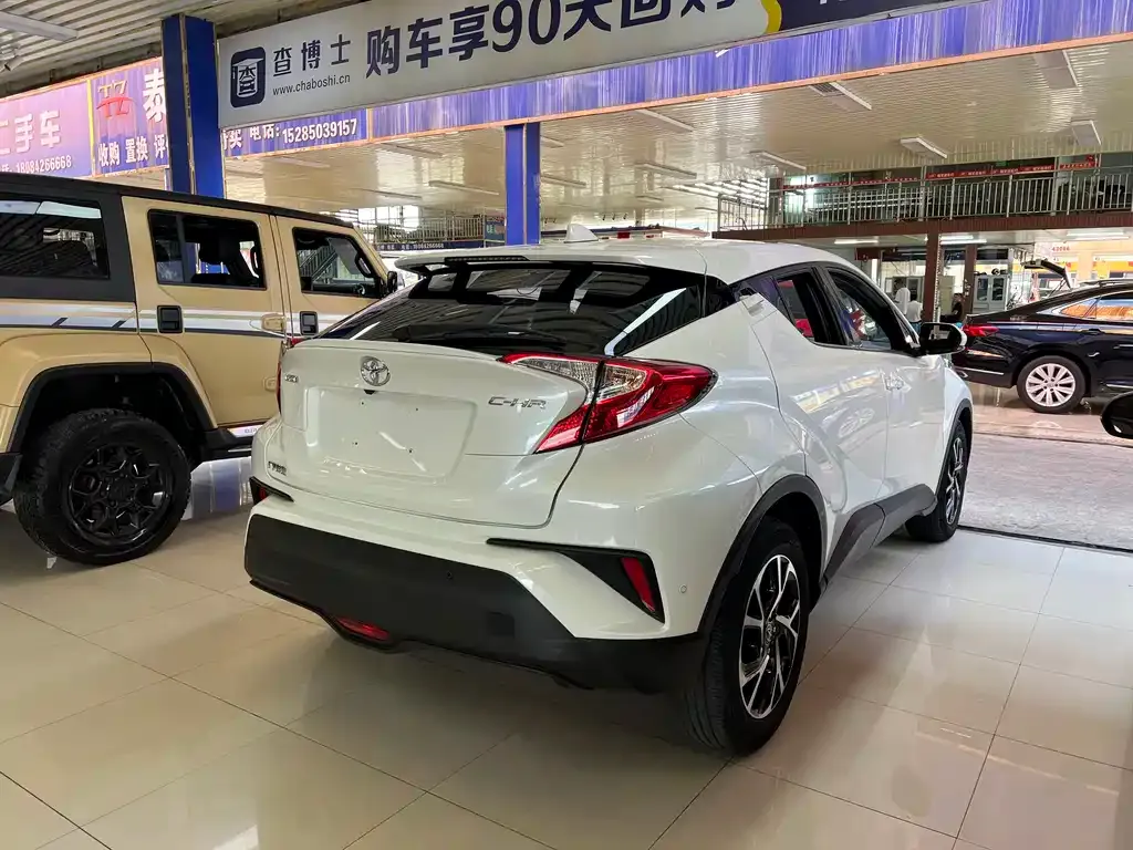 Toyota C-HR — фото 4