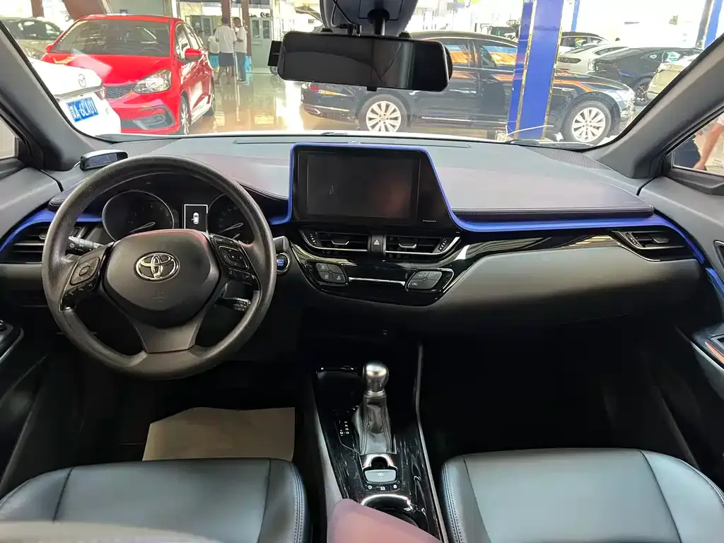 Toyota C-HR — фото 6