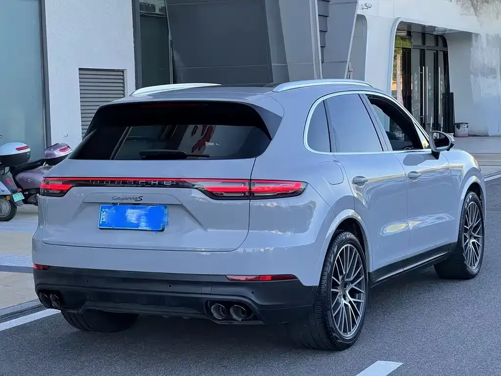 Porsche Cayenne — фото 10