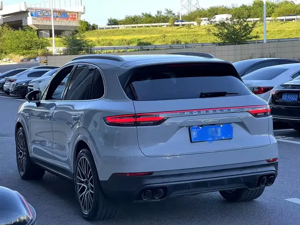 Porsche Cayenne — фото 8